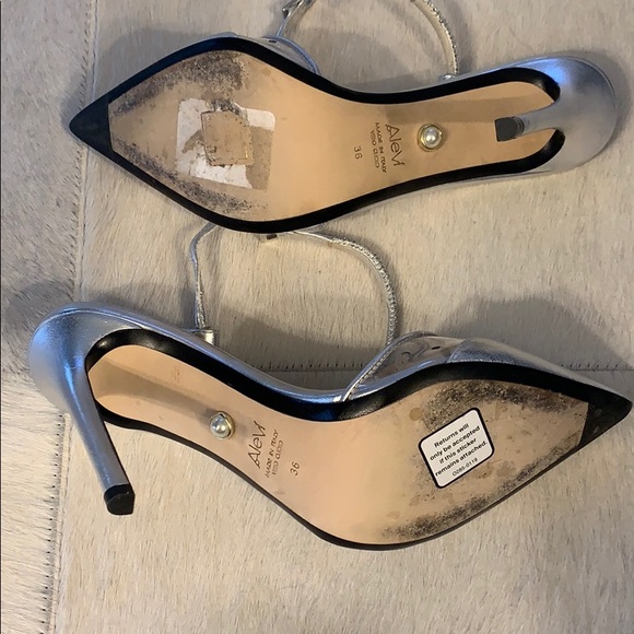 Shoes - Picture 5 of 6